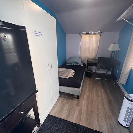 Ranny'S Private Rooms Calgary Ngoại thất bức ảnh